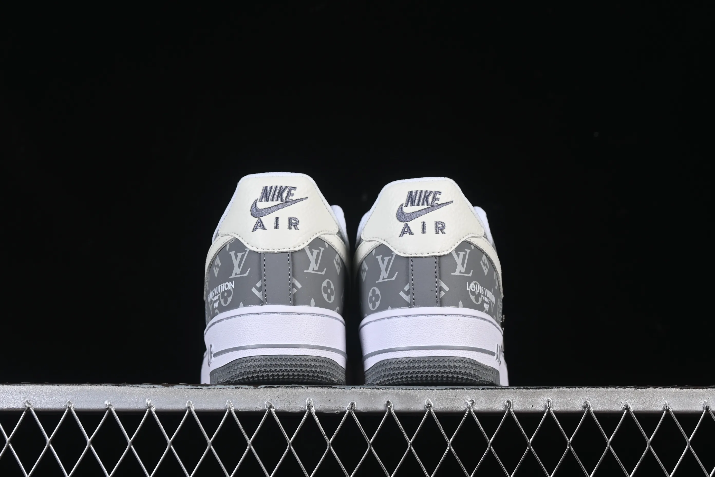 All categories Nk Air Force 1 Air Force series Nk Air Force 1 Low Air Force low-top Nike Air Force 1'07 Low joint gray and white print Air Force 1 low-top casual sneakers NH0601-575